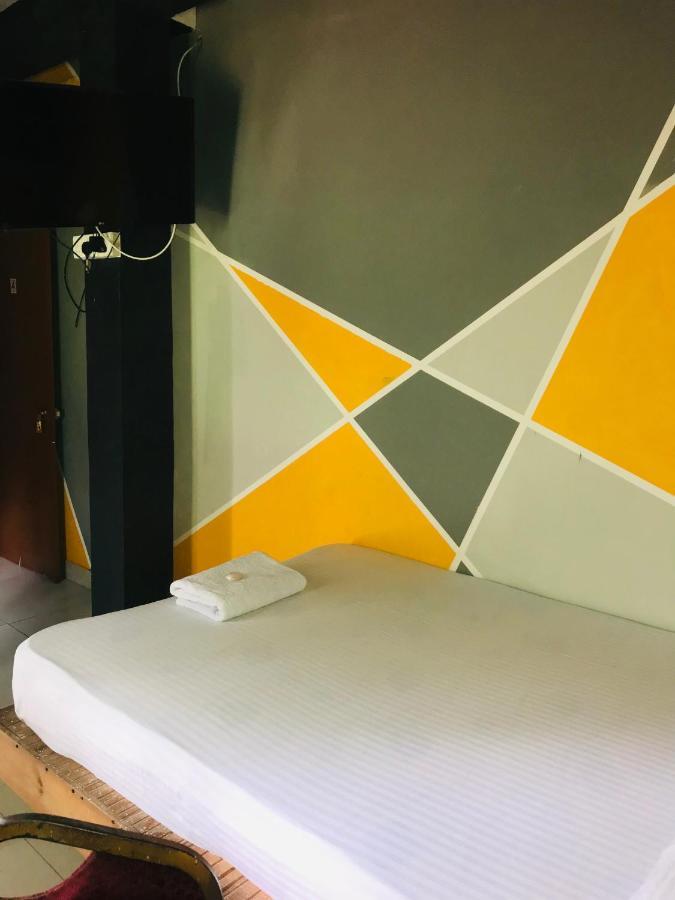 Alina Budget Hotel Кадувела Екстер'єр фото